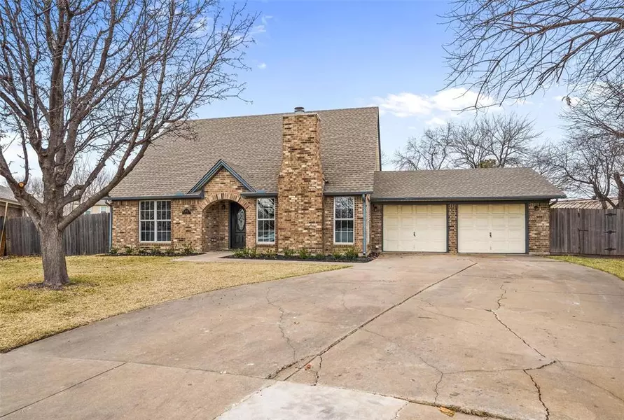 800 Colony Court, Blue Mound, TX 76131