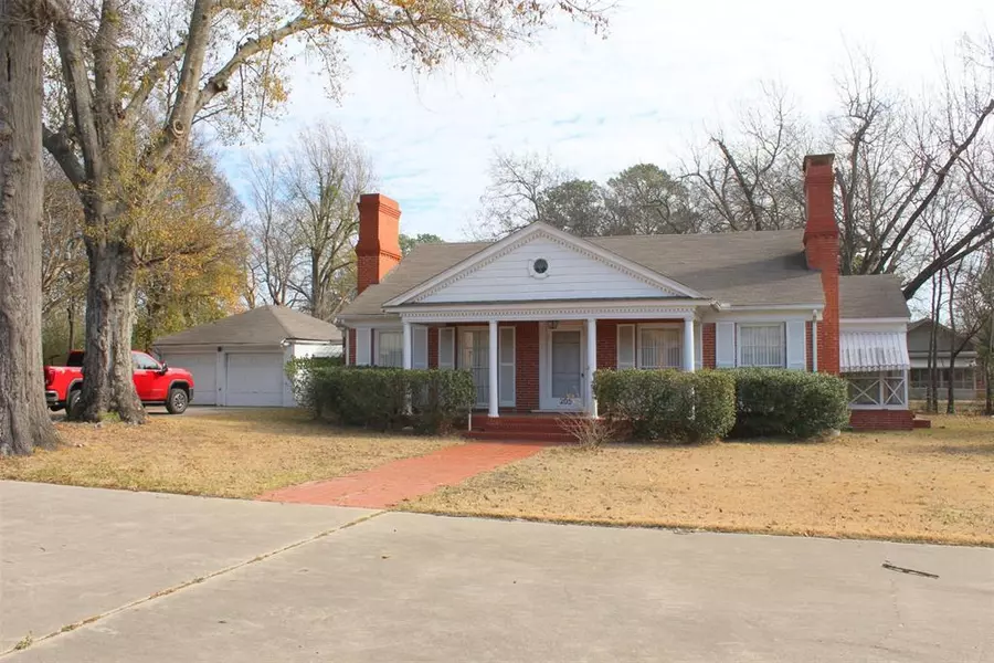 205 S Main Street, Winnsboro, TX 75494