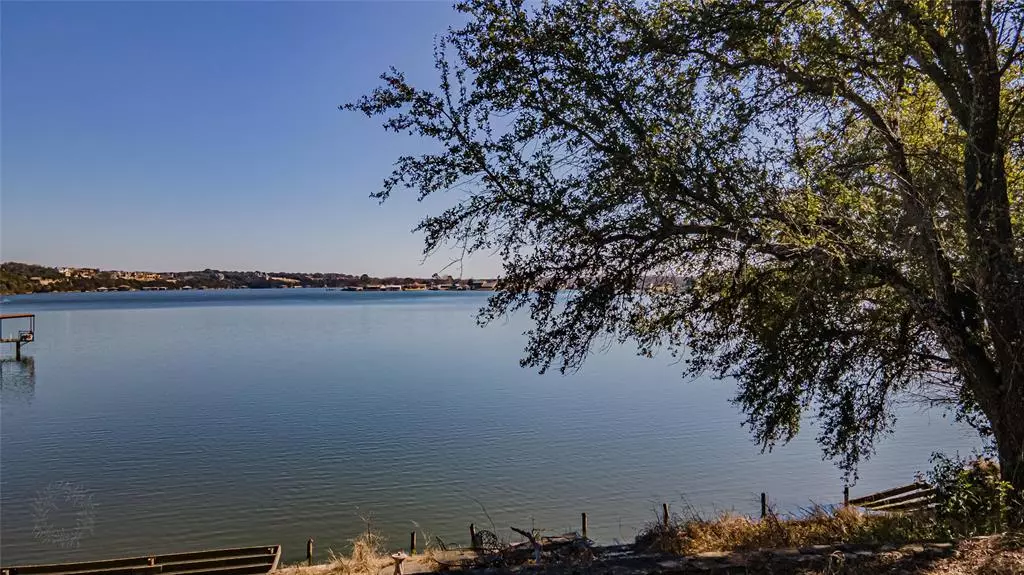 1115 Hidden Cove Trail, Granbury, TX 76049