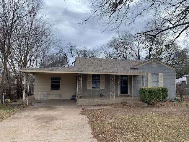 112 Lockwood Street, White Settlement, TX 76108