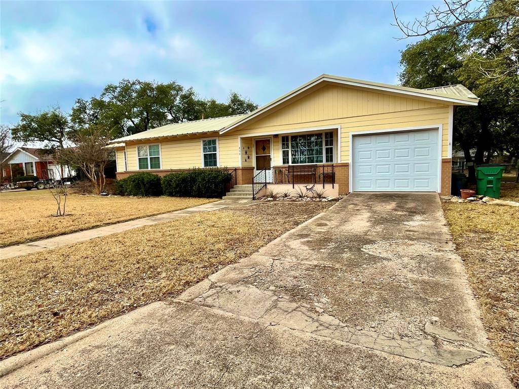 406 S Williams Street,  Hamilton,  TX 76531