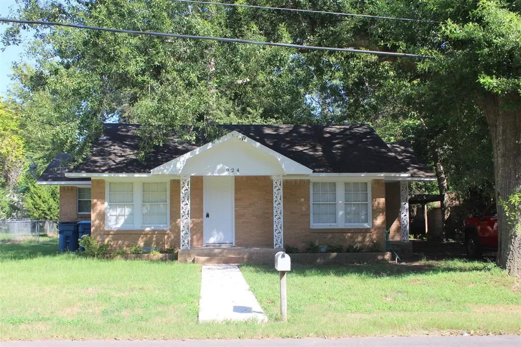 Winnsboro, TX 75494,924 Sherrill Street