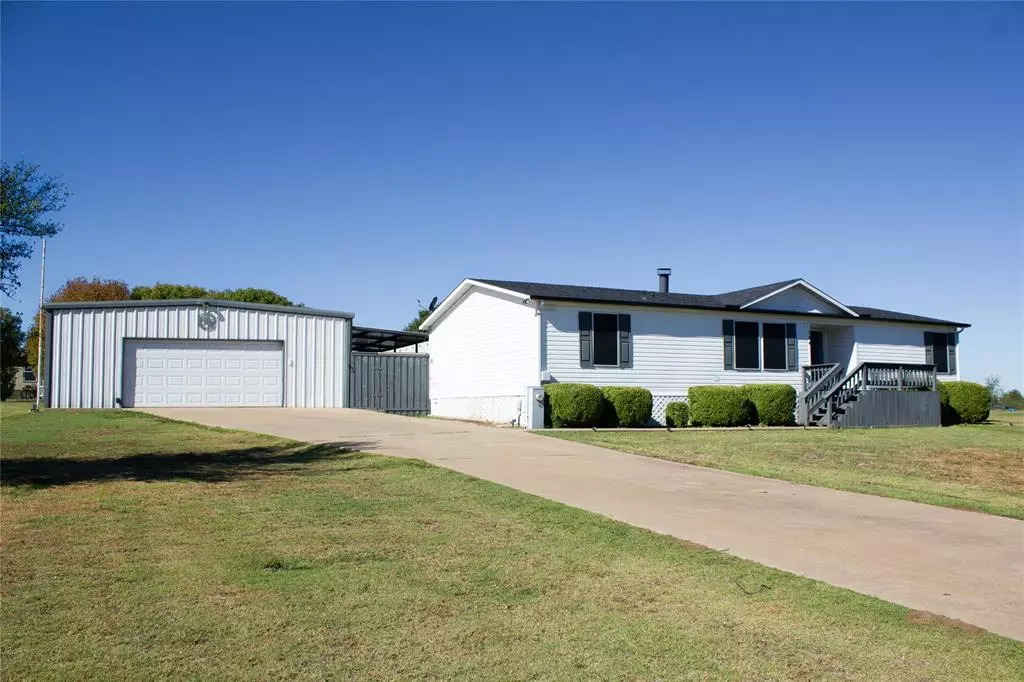 Southmayd, TX 75092,104 Pine Ridge Circle