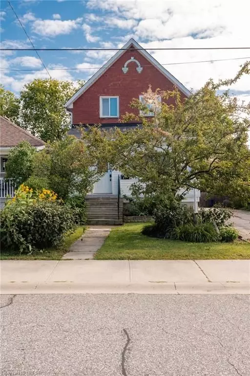 North Bay, ON P1B 1M5,158 THIRD AVE E