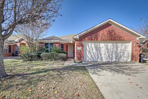 2032 Kingsbrook Trail, Fort Worth, TX 76120