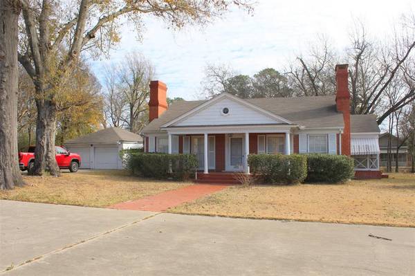 205 S Main Street, Winnsboro, TX 75494