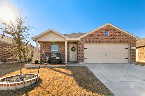 305 Falling Star Drive, Fort Worth, TX 76052