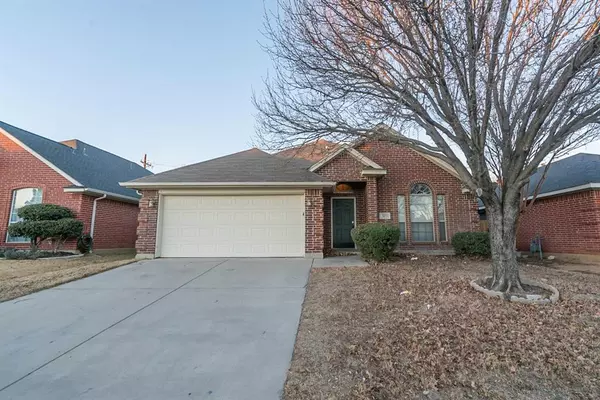 8813 San Joaquin Trail, Fort Worth, TX 76118