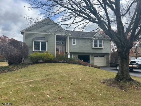 57 Redwood Ter, Raritan Twp., NJ 08822