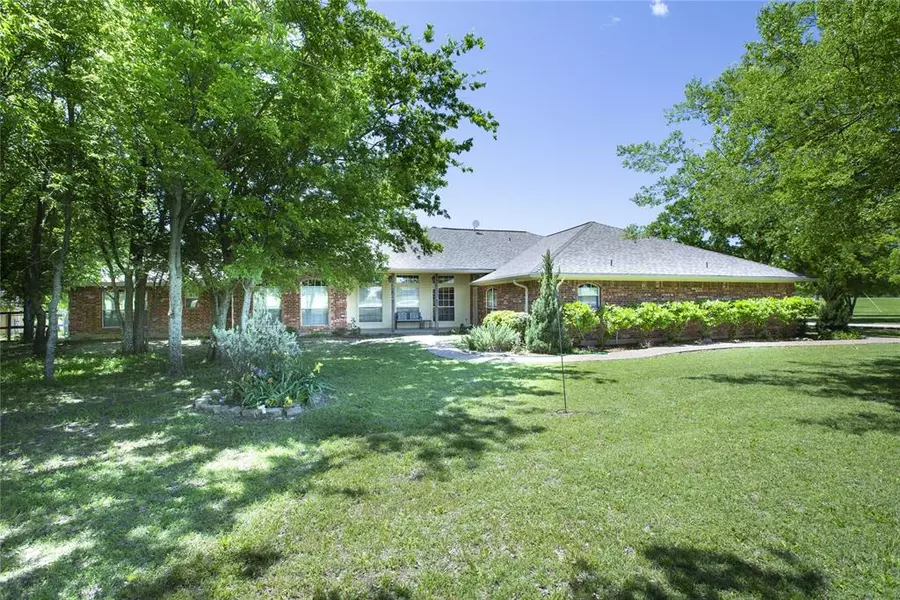 215 Red Baron Drive, Rhome, TX 76078