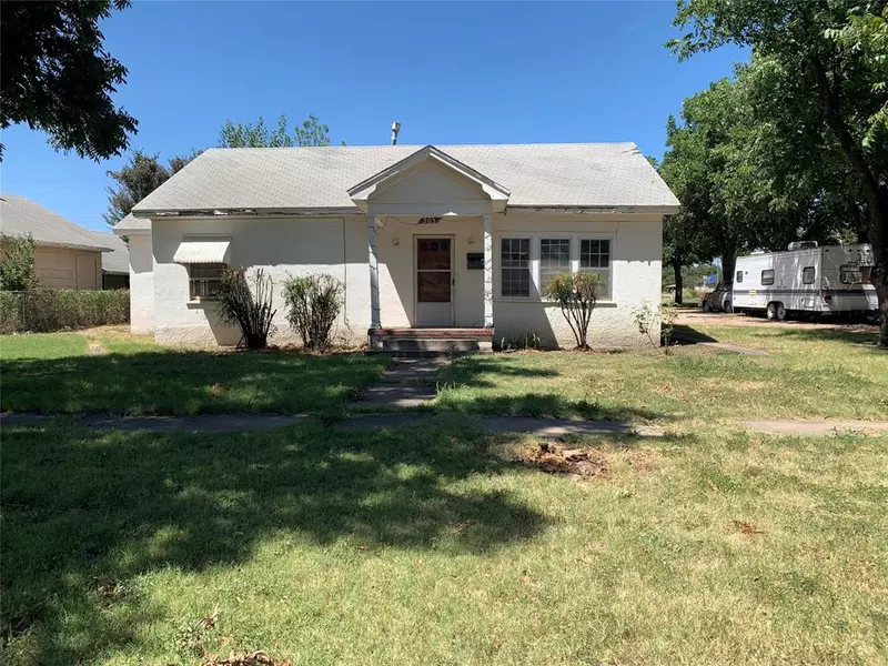 303 N Avenue D, Haskell, TX 79521