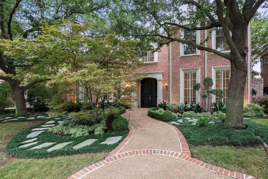 6918 Oak Manor Drive, Dallas, TX 75230