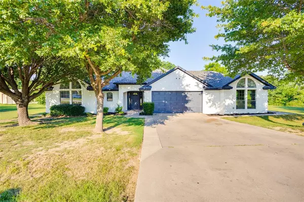 2004 Wood Trail, Azle, TX 76020