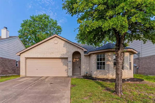 2529 Rivers Edge Drive, Fort Worth, TX 76118