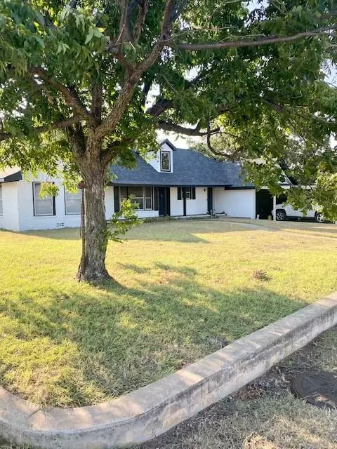 1206 Highway 81 N, Bowie, TX 76230