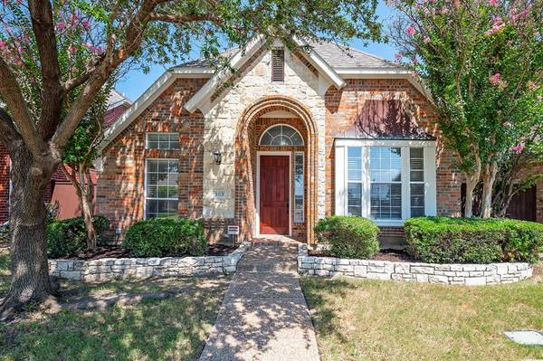 303 Heatherwood Drive, Irving, TX 75063