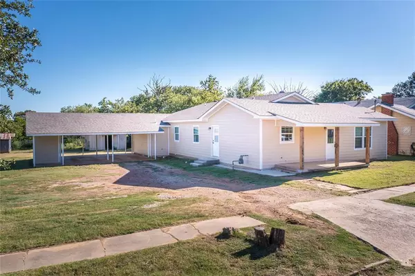 313 W 4th Street, Breckenridge, TX 76424