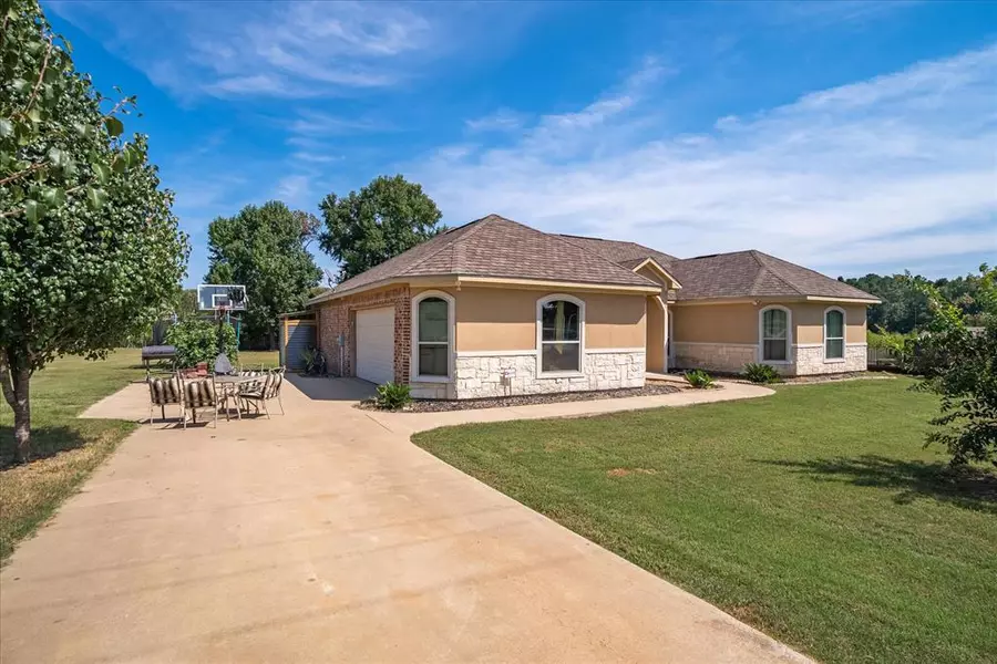 205 Vz County Road 4807, Ben Wheeler, TX 75754