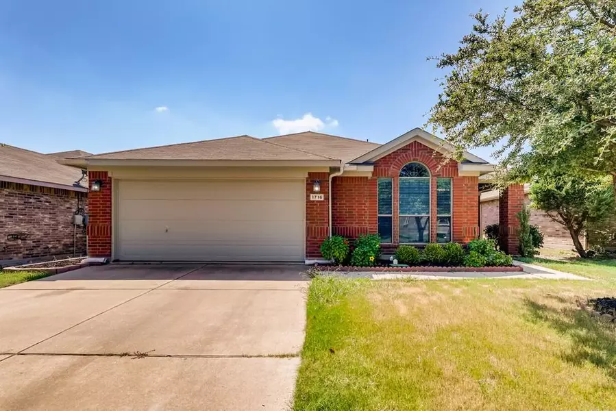 1716 Quails Nest Drive, Fort Worth, TX 76177