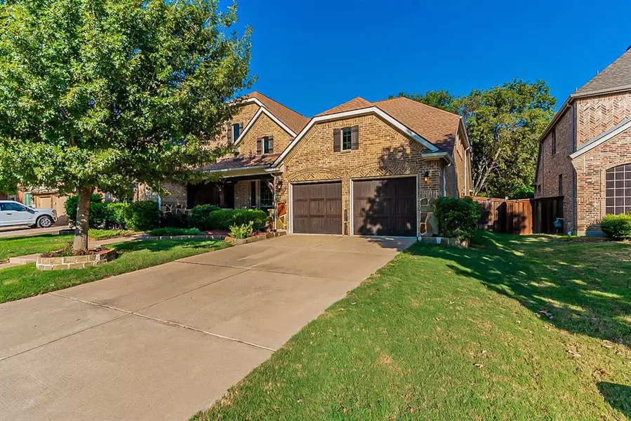 2664 Waters Edge Drive, Grand Prairie, TX 75054