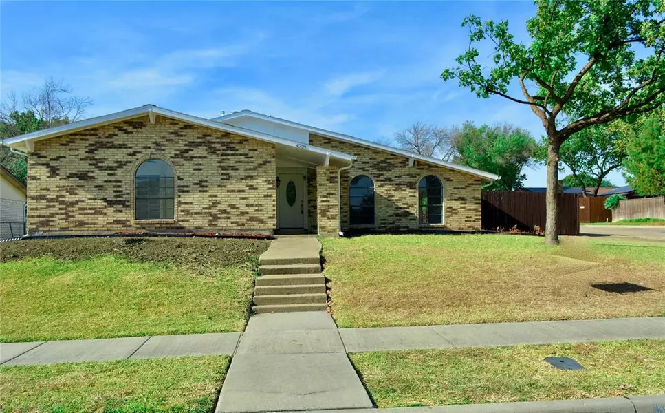 4721 Strickland Avenue, The Colony, TX 75056