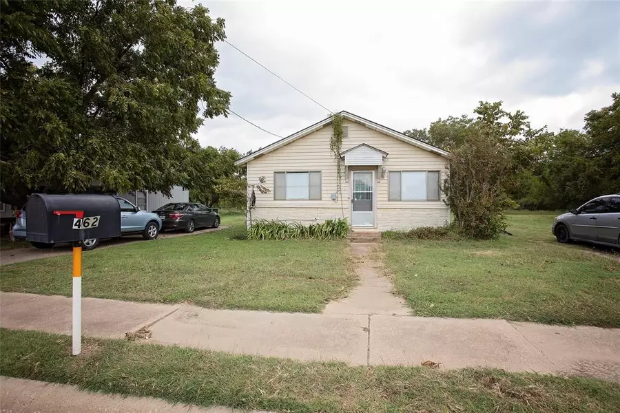 462 W Belknap Street, Jacksboro, TX 76458