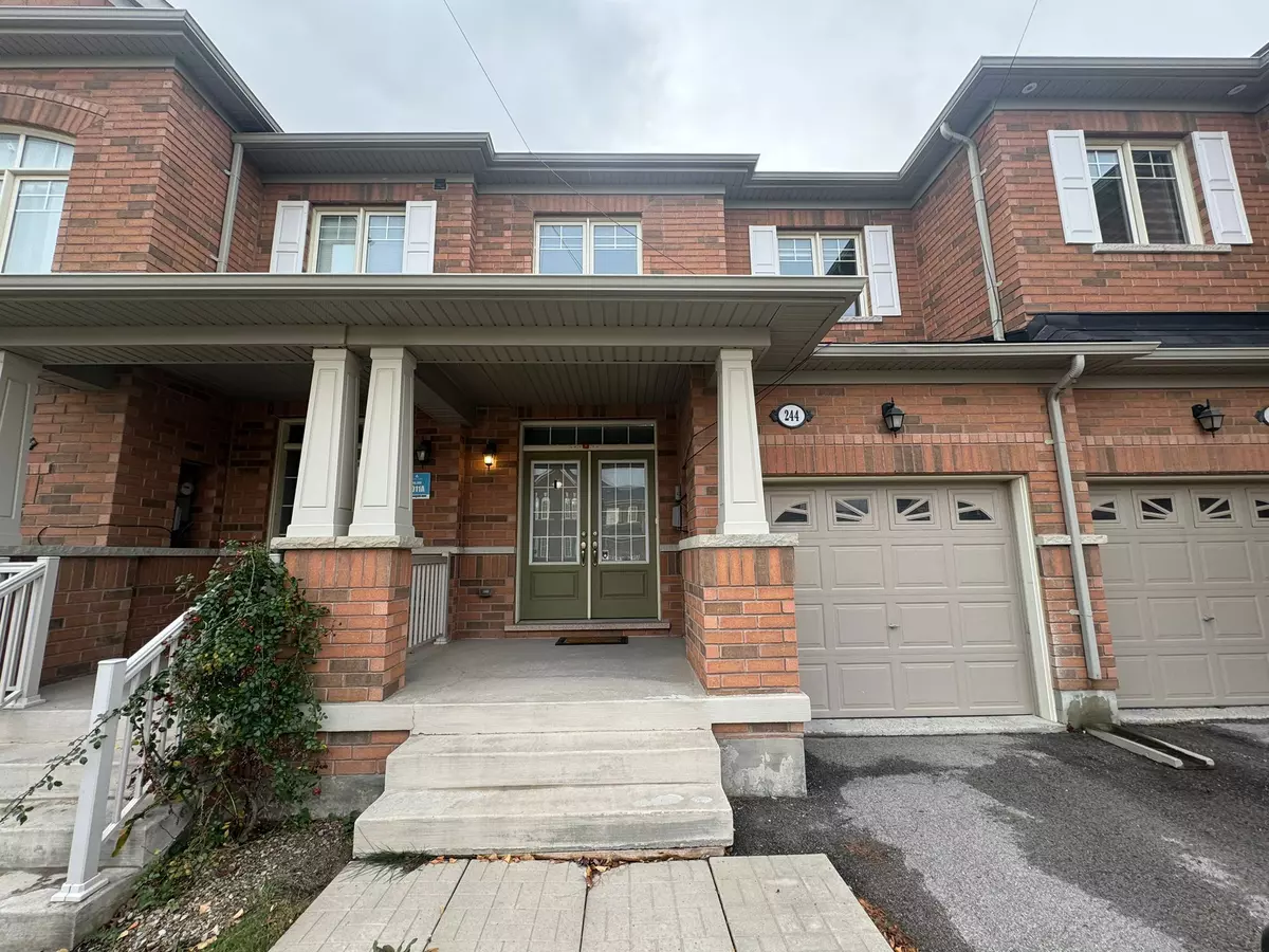 Brampton, ON L6Y 2Z4,244 Sky Harbour DR