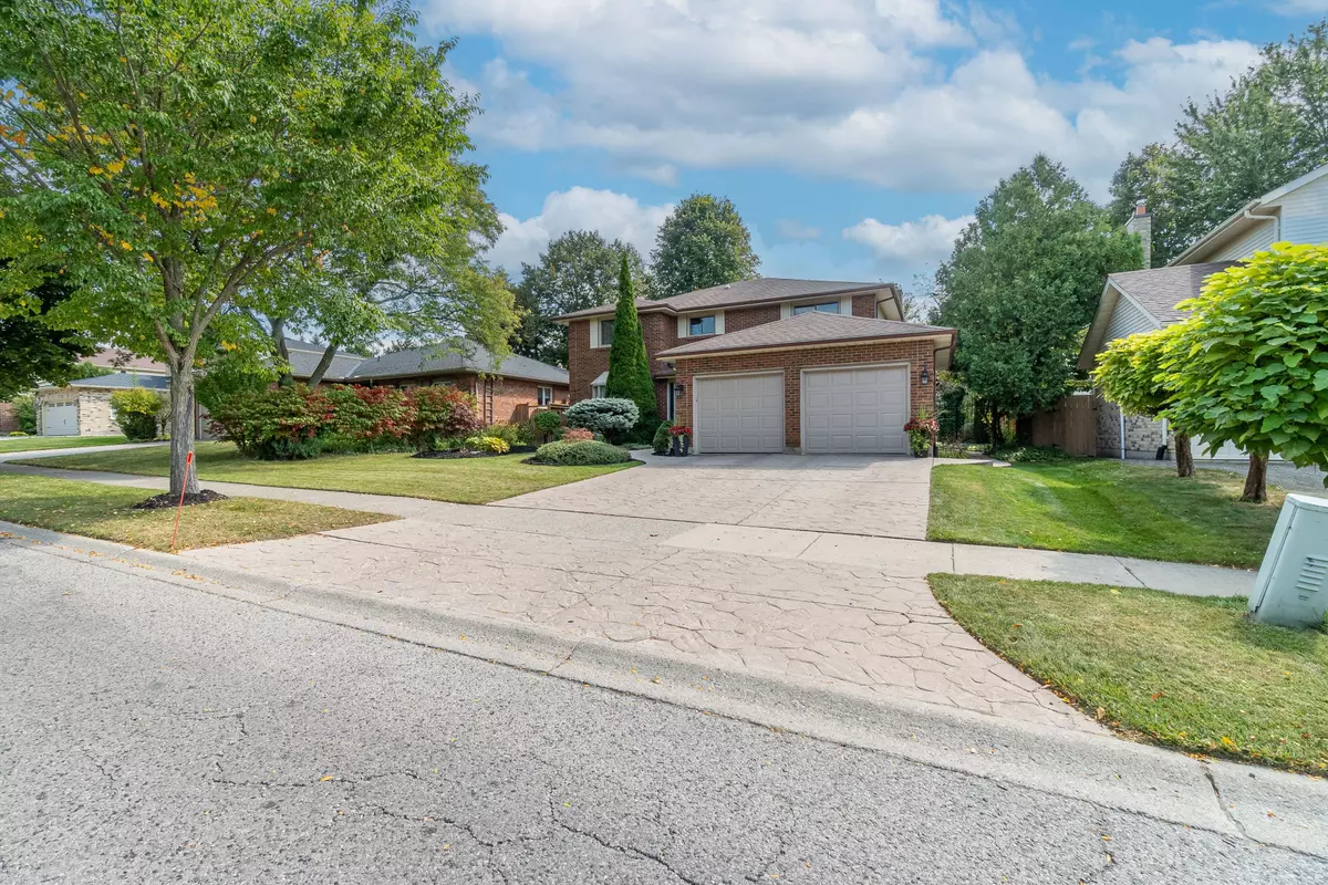 London, ON N5X 2V8,1626 Phillbrook DR