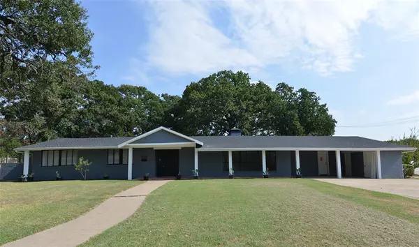 1441 Oaklawn Drive, Corsicana, TX 75110