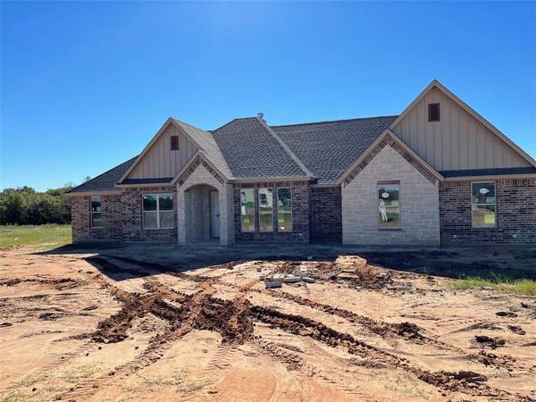 1064 Paradise Parkway, Poolville, TX 76487