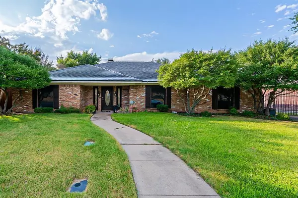 2103 Sleepy Hollow Drive, Arlington, TX 76006