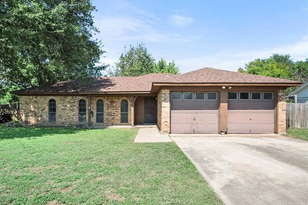 1116 S Timberline Drive,  Benbrook,  TX 76126