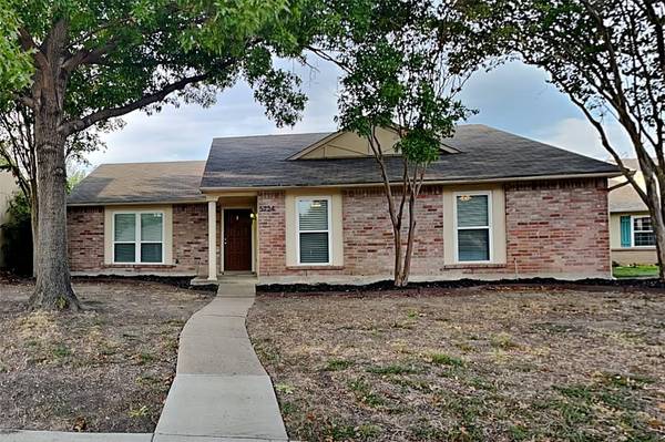 5724 Baker Drive, The Colony, TX 75056