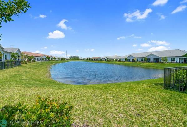 Parkland, FL 33067,8332 W Blue Spring Dr  #8332