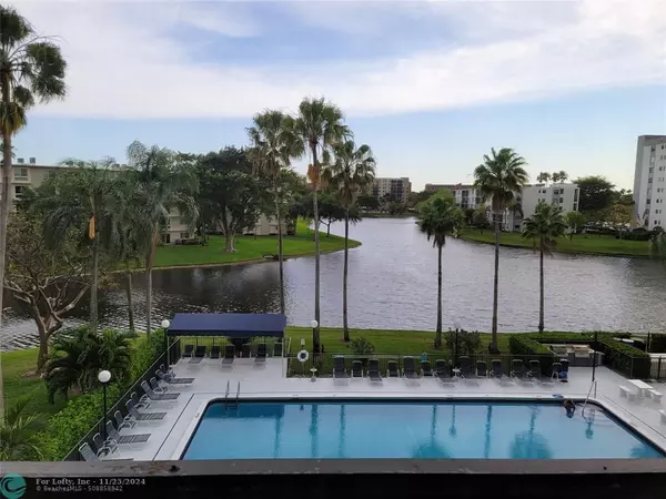 2220 N Cypress Bend Dr  #402, Pompano Beach, FL 33069