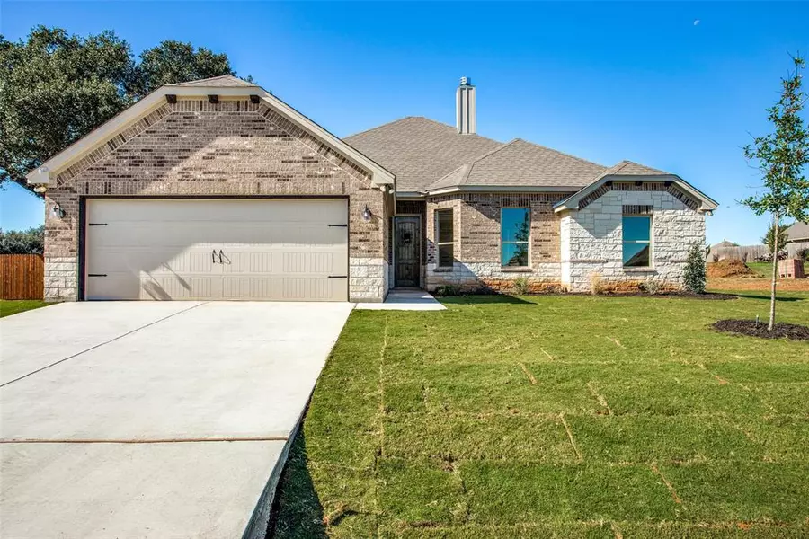 3304 Promenade Drive, Granbury, TX 76049