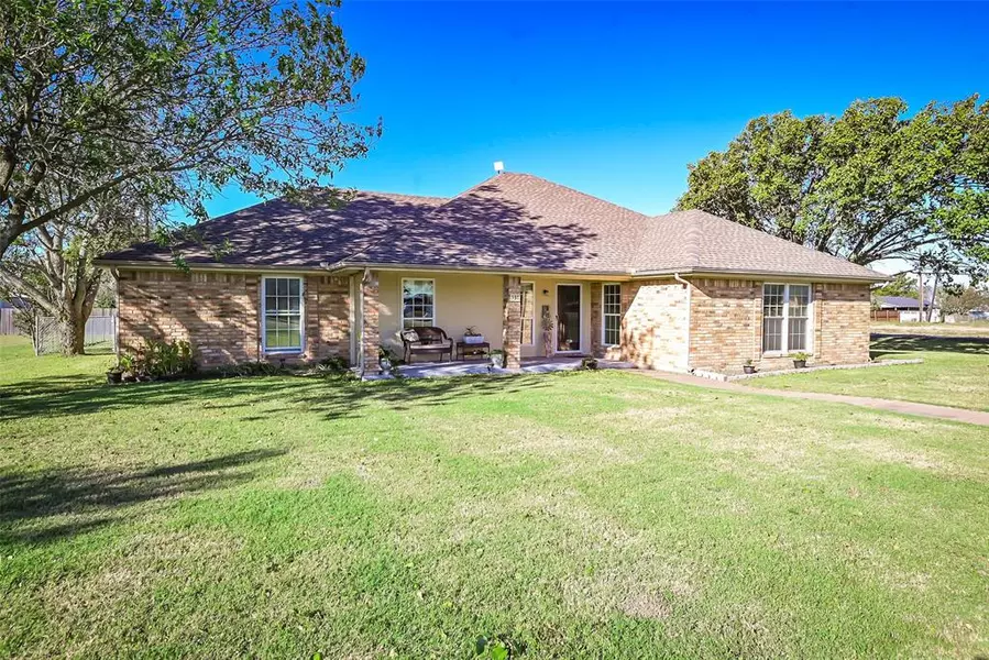 537 N Williams Drive, Frost, TX 76641