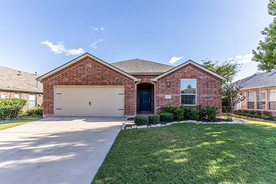 9344 Comanche Ridge Drive, Fort Worth, TX 76131