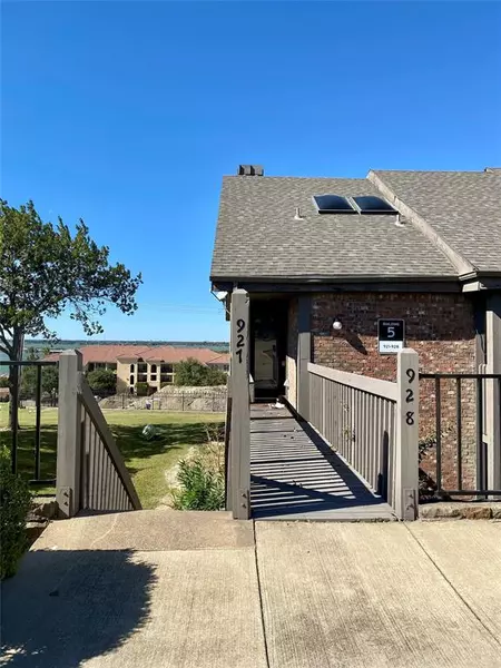 928 Signal Ridge Place, Rockwall, TX 75032