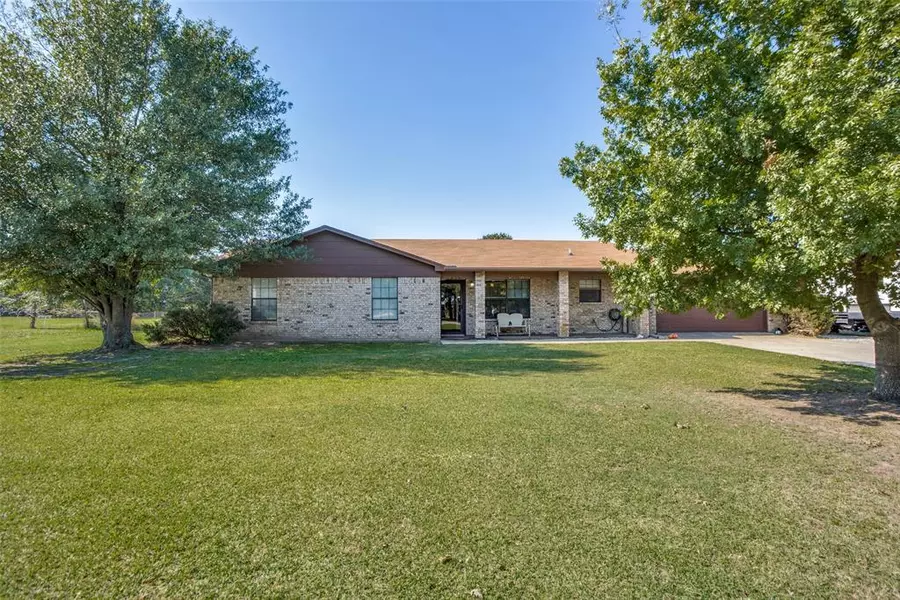 301 County Road 2516, Bonham, TX 75418