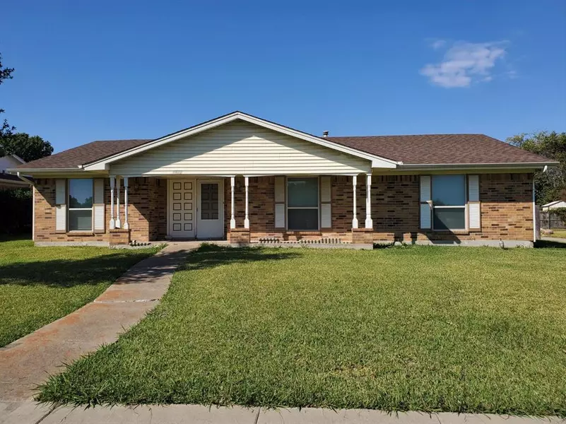 1421 Woodlawn Parkway, Mesquite, TX 75149