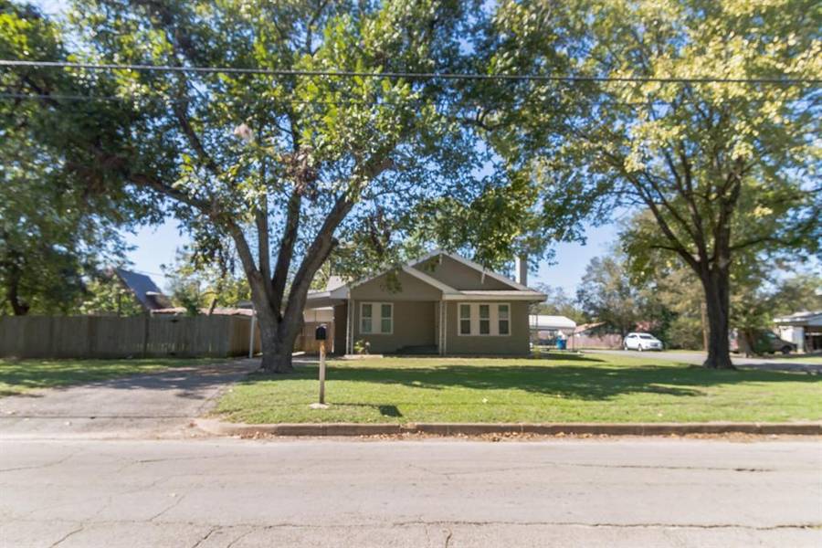 800 S Ross Avenue, Mexia, TX 76667