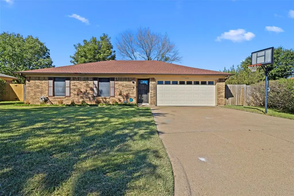 Arlington, TX 76018,1103 Twin Cedar Court