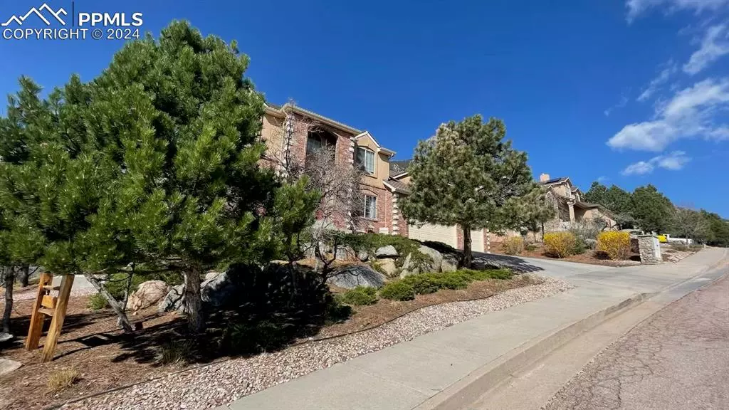 Colorado Springs, CO 80906,525 Paisley DR