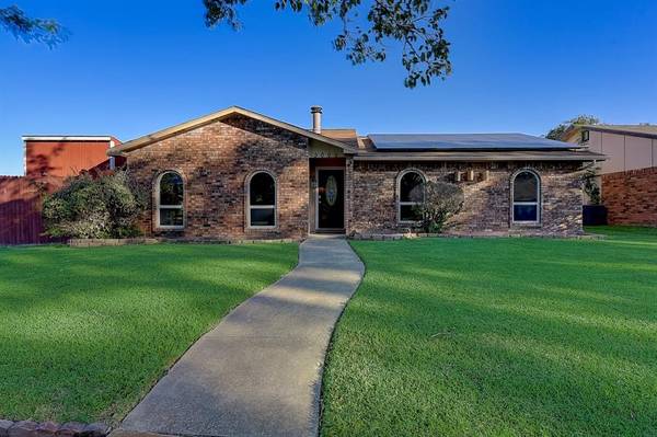 5001 Shannon Drive, The Colony, TX 75056