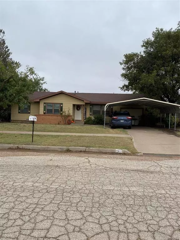 420 NW Avenue G, Hamlin, TX 79520