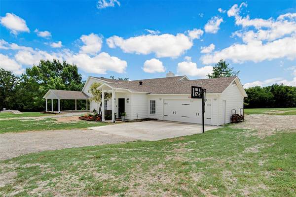 1551 N Lincoln Park Road, Van Alstyne, TX 75495