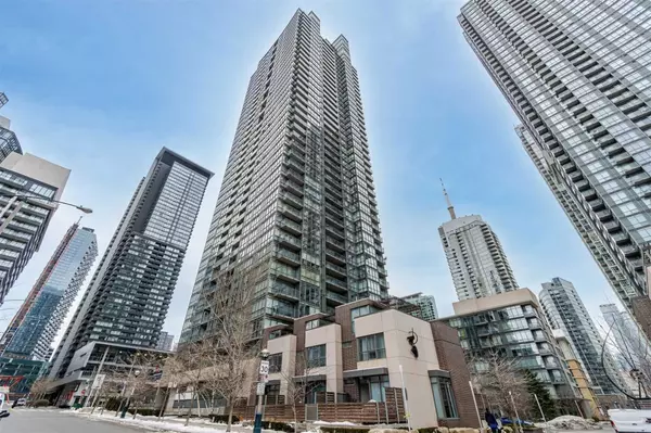 15 FORT YORK BLVD #806, Toronto C01, ON M5V 3Y4