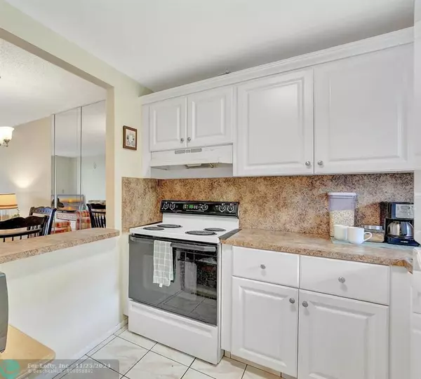 Sunrise, FL 33322,8101 N Sunrise Lakes Dr  #205