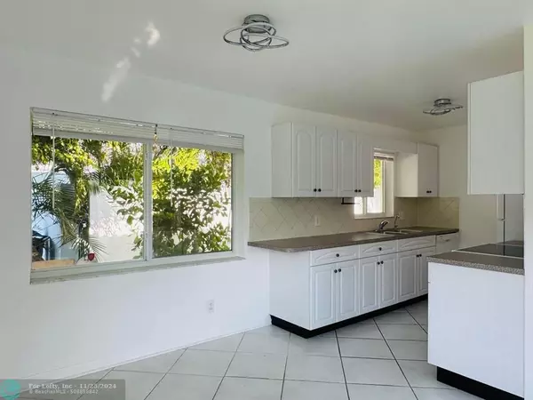 Lauderdale By The Sea, FL 33308,4614 Seagrape Dr  #1